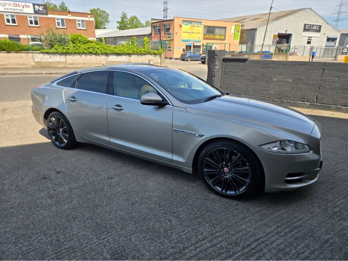 Jaguar XJ Series 3.0 D Portfolio SWB 4DR Auto - Image 2