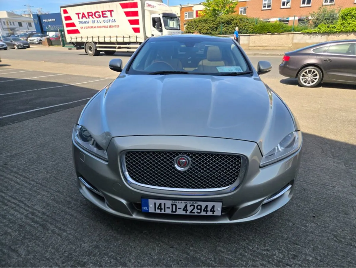 Jaguar XJ Series 3.0 D Portfolio SWB 4DR Auto - Image 3