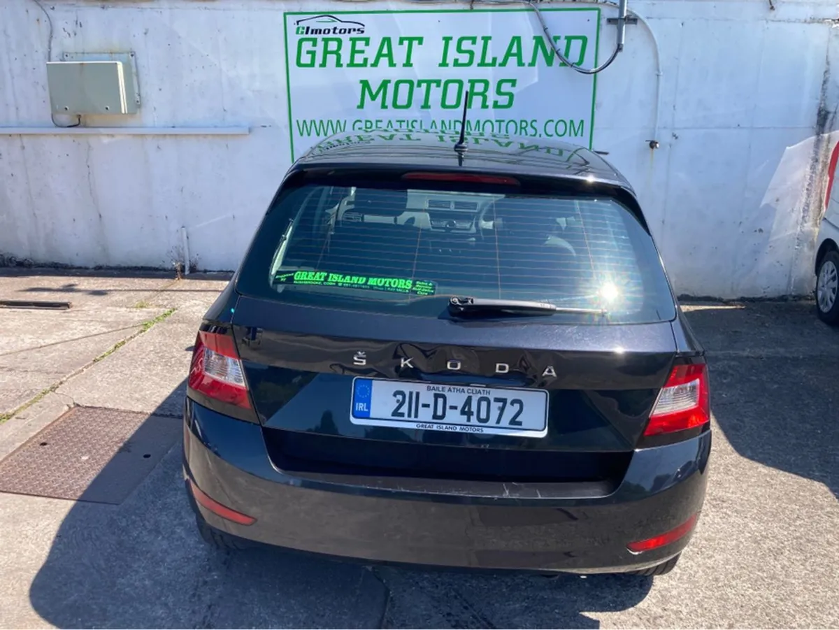 Skoda Fabia Active 1.0 MPI 60hp 4DR - Image 2