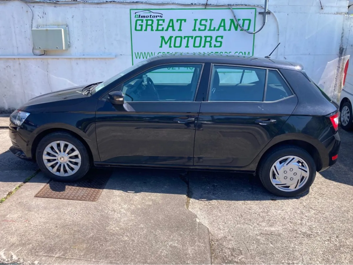 Skoda Fabia Active 1.0 MPI 60hp 4DR - Image 4