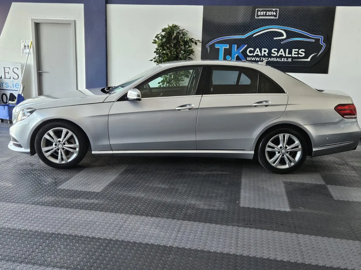 15 MERCEDES BENZ E SERIES E220 BLUETEC SE EDITION - Image 2