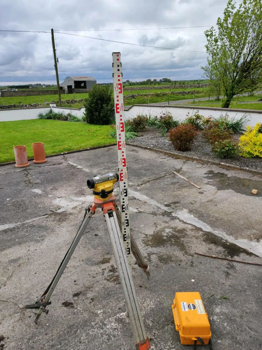 Dumpy level - Image 1
