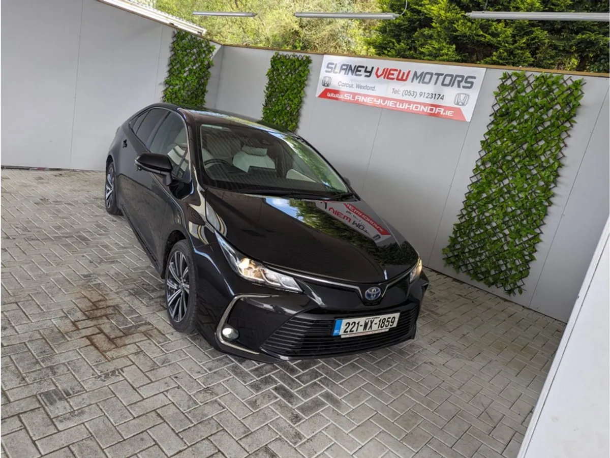 Toyota Corolla Hybrid Luna Sport 4DR Auto - Image 2