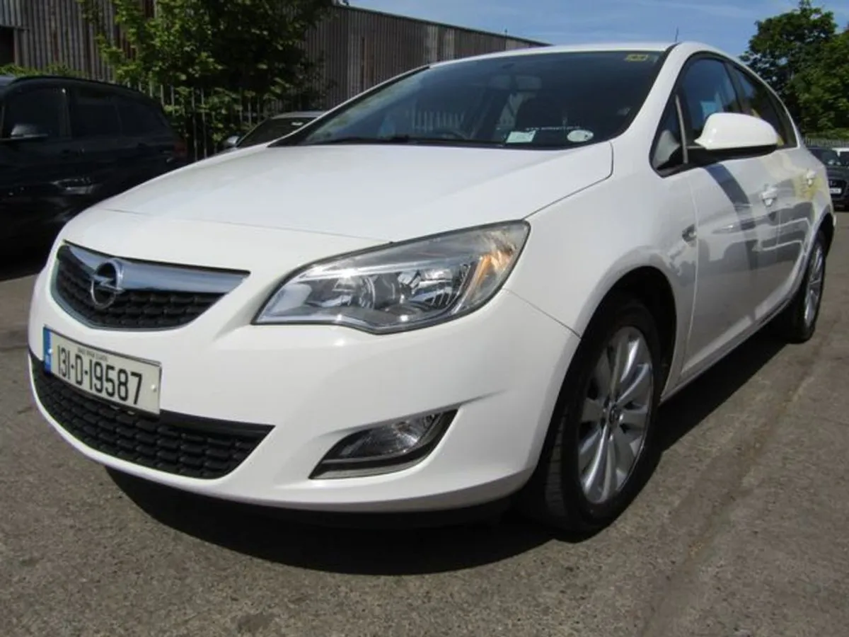 Opel Astra SC 1.4i 100PS 4DR - Image 4