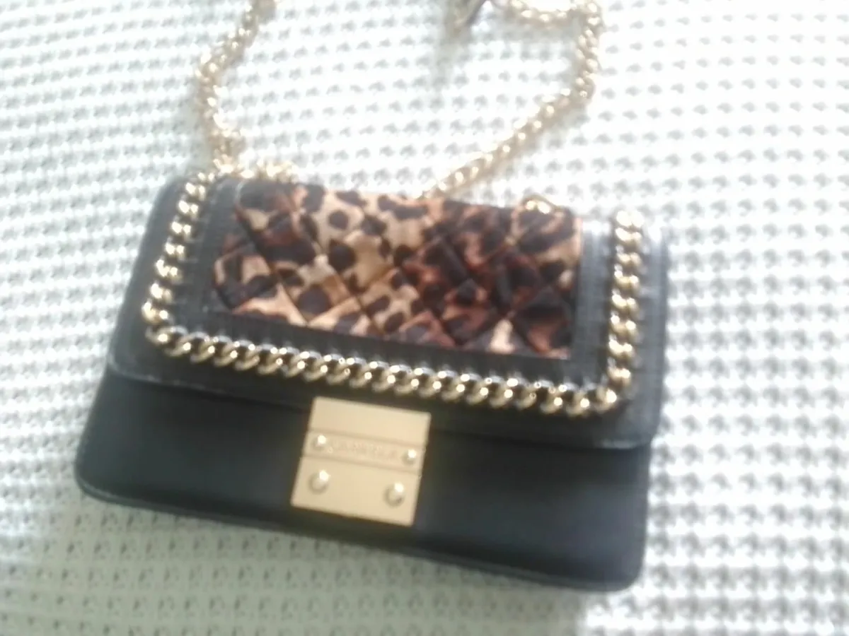 Carvela black & leopard crossbody chain bag as new - Image 1