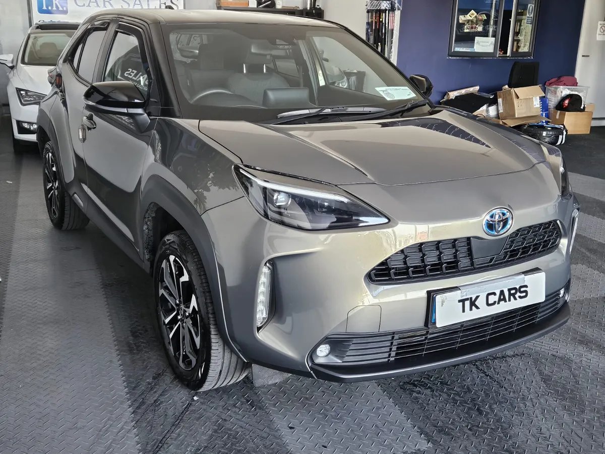 232 TOYOTA YARIS CROSS HYBRID - Image 2