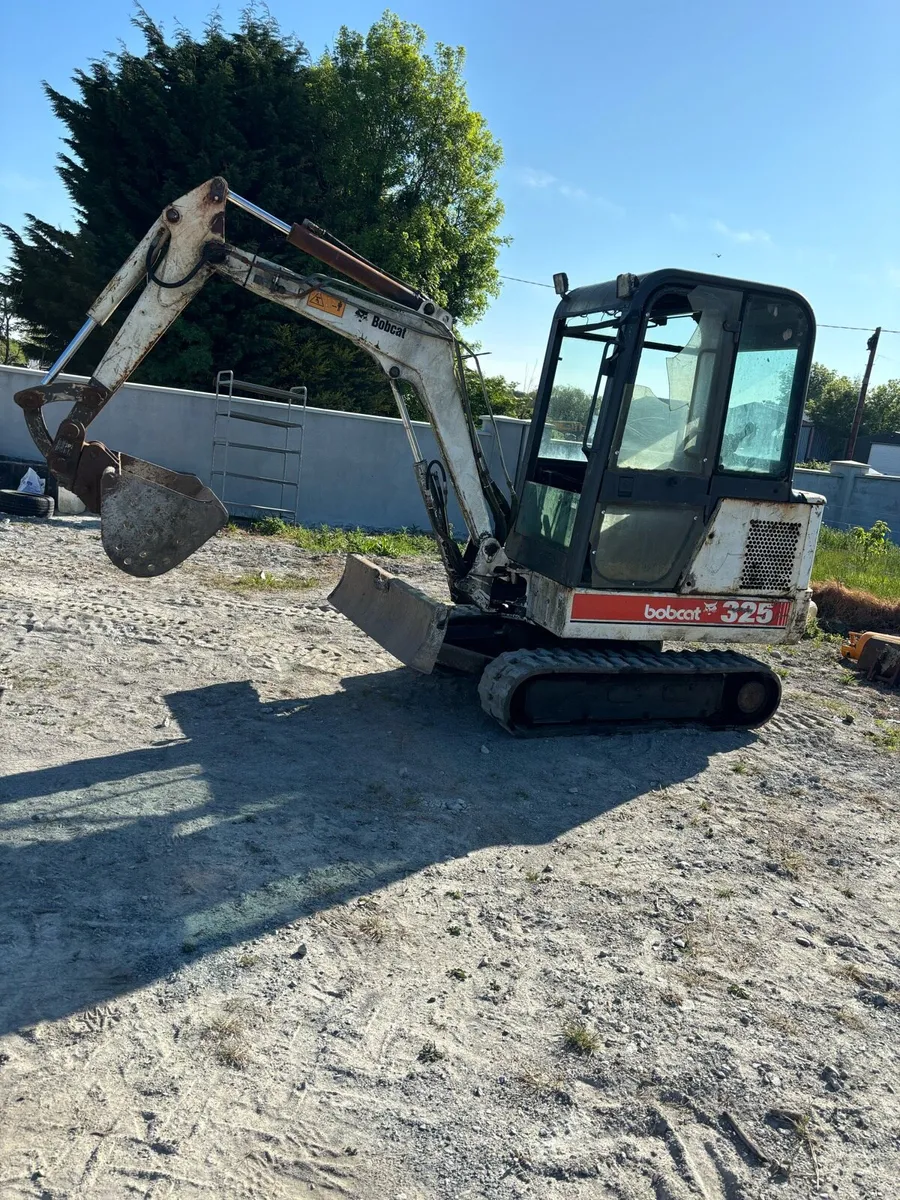 Bobcat 325 mini digger - Image 1