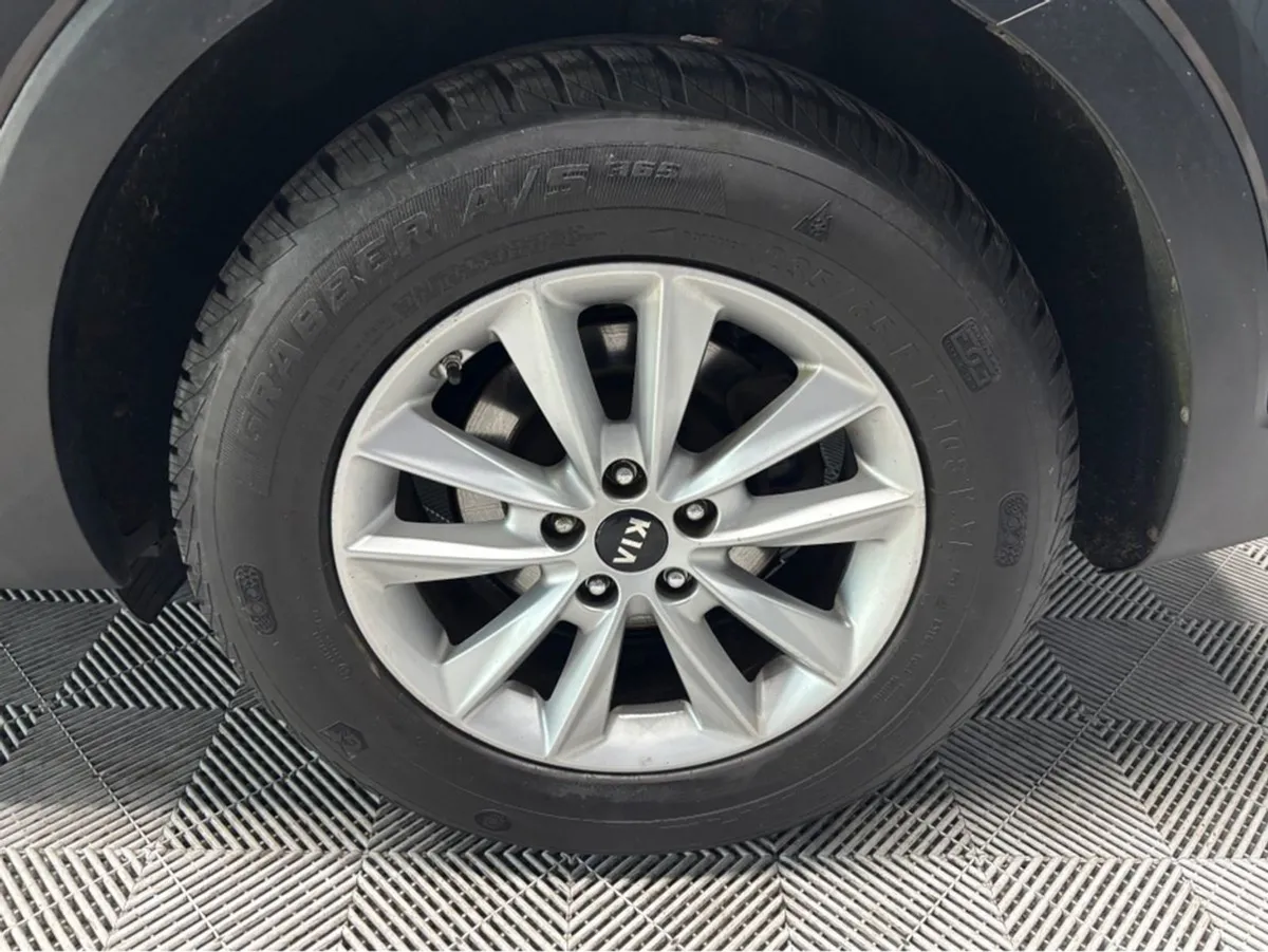 Kia Sorento K2 5DR  7 Seater - Image 2