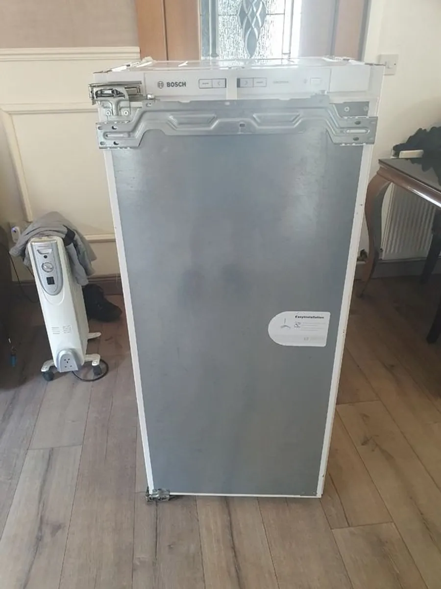 Intergrated Bosch fridge freezer - Image 1