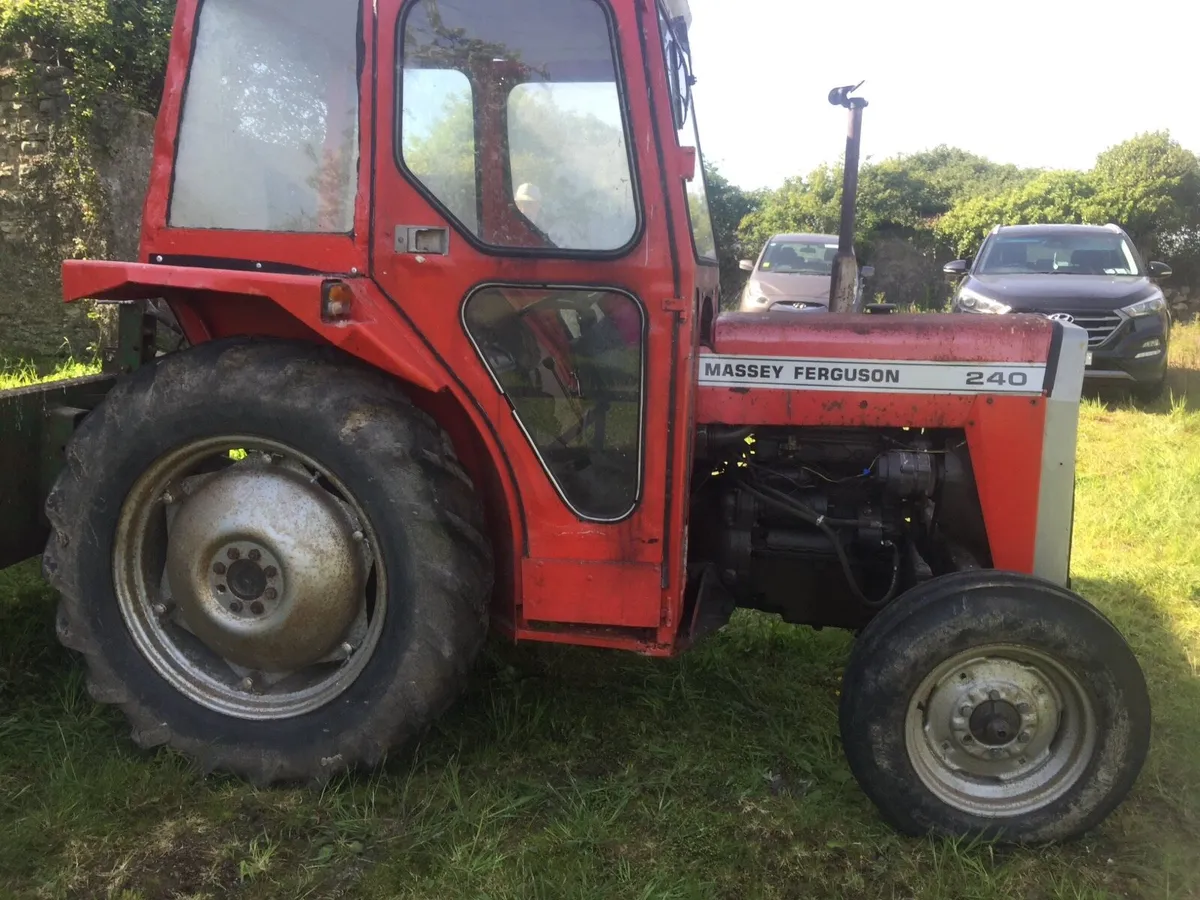 Massey Ferguson 240 - Image 2