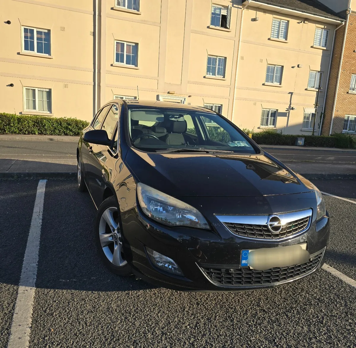 Opel Astra 2010 - Image 2