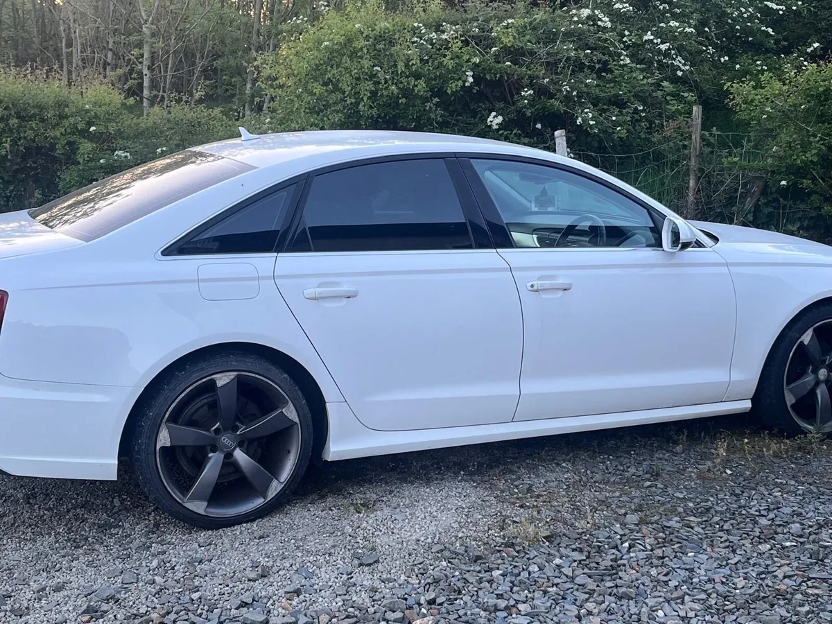 Audi A6 2015 - Image 2