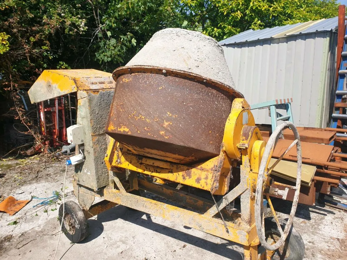 Concrete cement mixer - Image 1