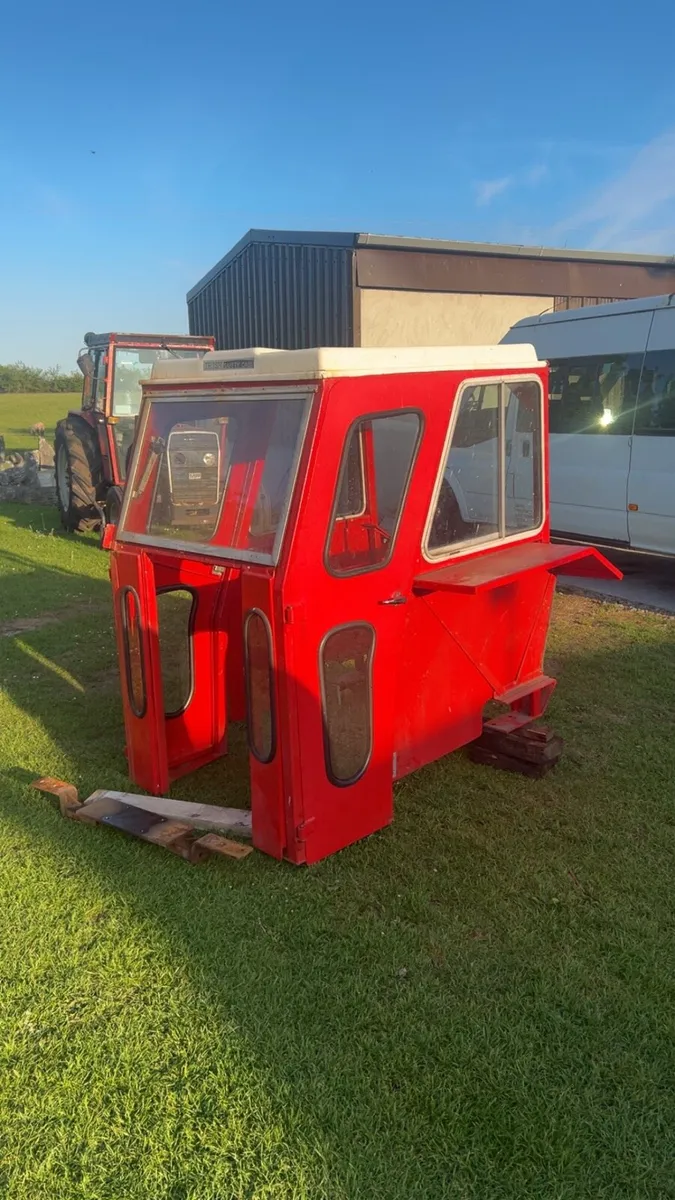 Mf 135 cab - Image 4
