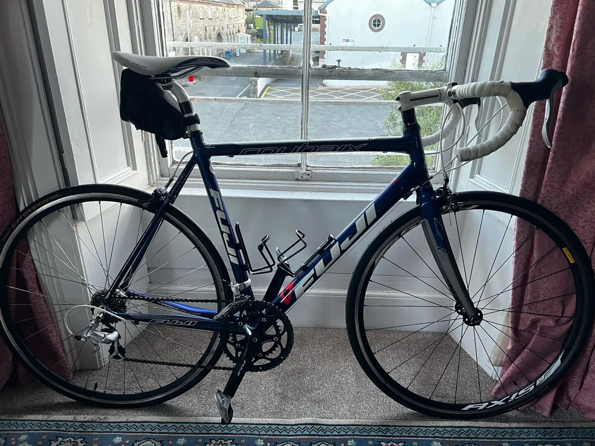 Fuji Roubaix 3.0 racer bike - Image 1