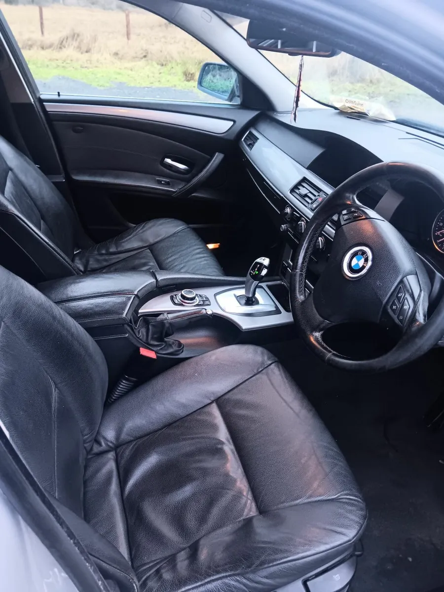BMW 5-Series 2008 - Image 4