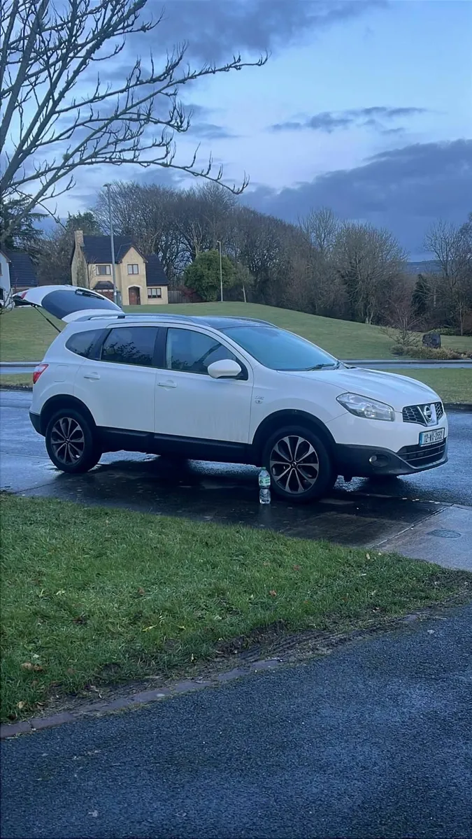 Nissan Qashqai  TEKNA  PAN ROOF PLUS2 - Image 1