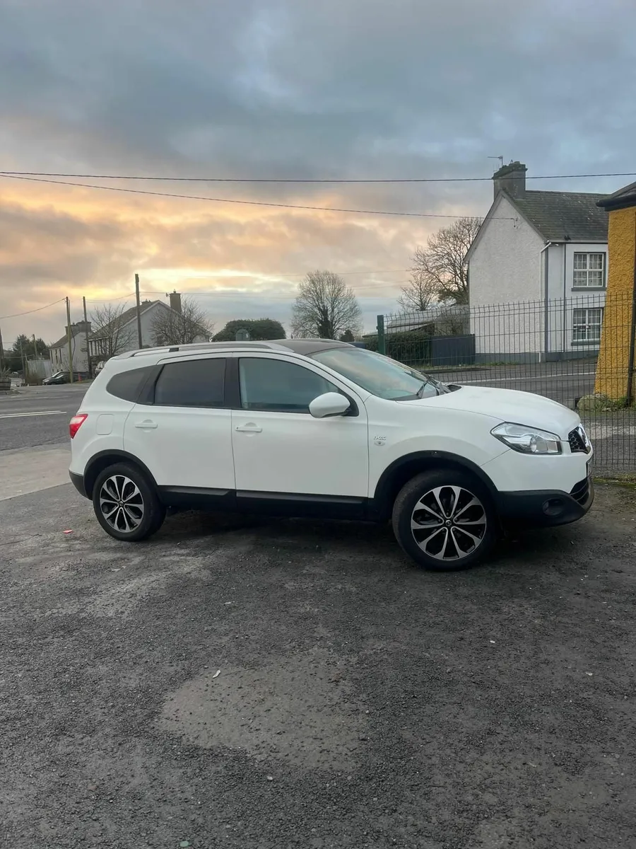 Nissan Qashqai  TEKNA  PAN ROOF PLUS2 - Image 4
