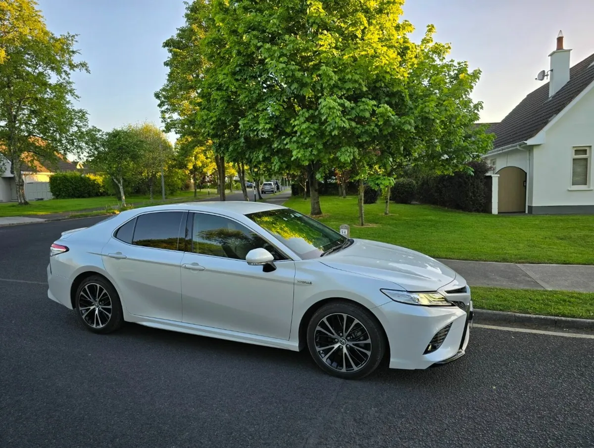 Toyota Camry 2019 - Image 1