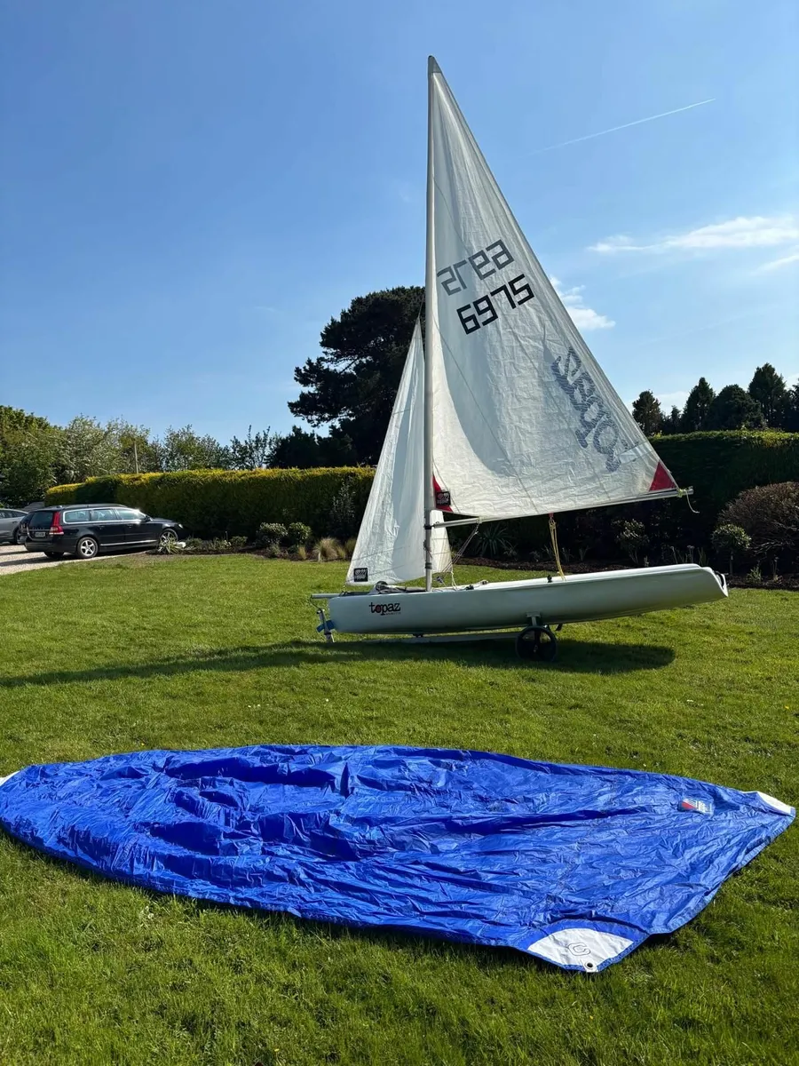 Topaz UNO X Race Sail Boat - Image 2