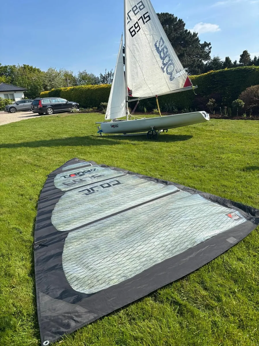 Topaz UNO X Race Sail Boat - Image 3
