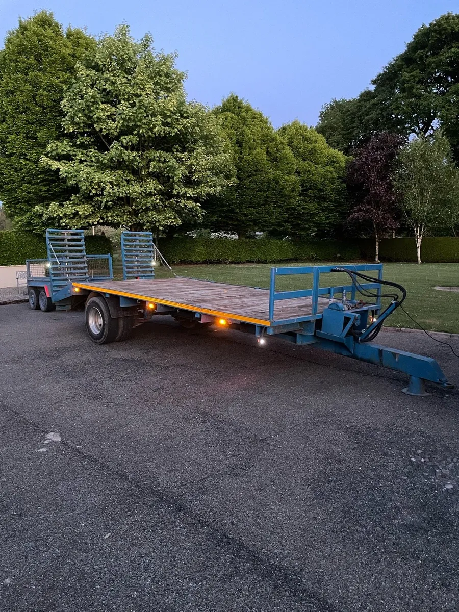 Low loader - Image 1