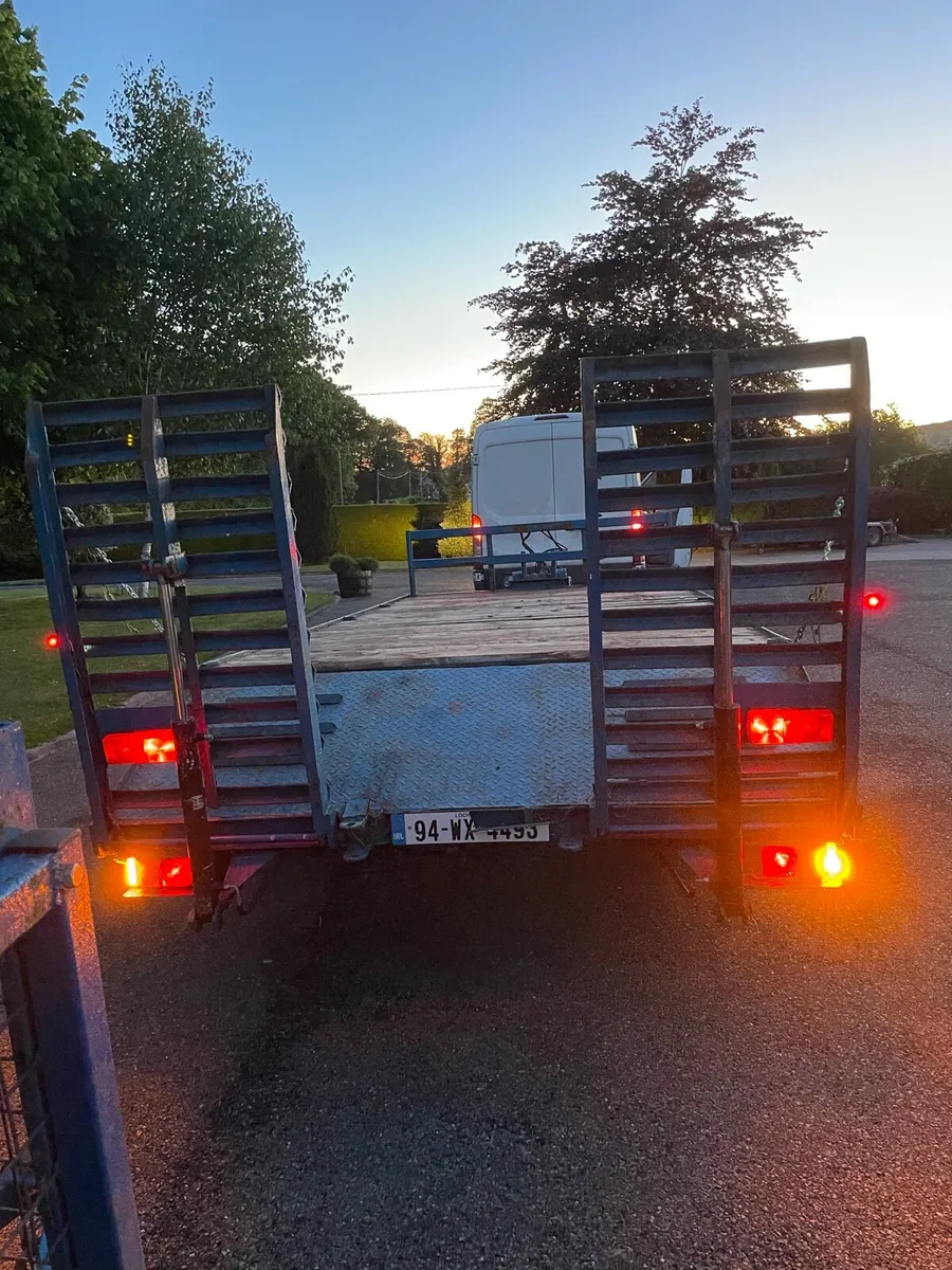 Low loader - Image 2