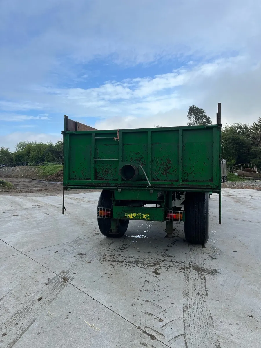 Eureka 17 ft grain trailer - Image 2