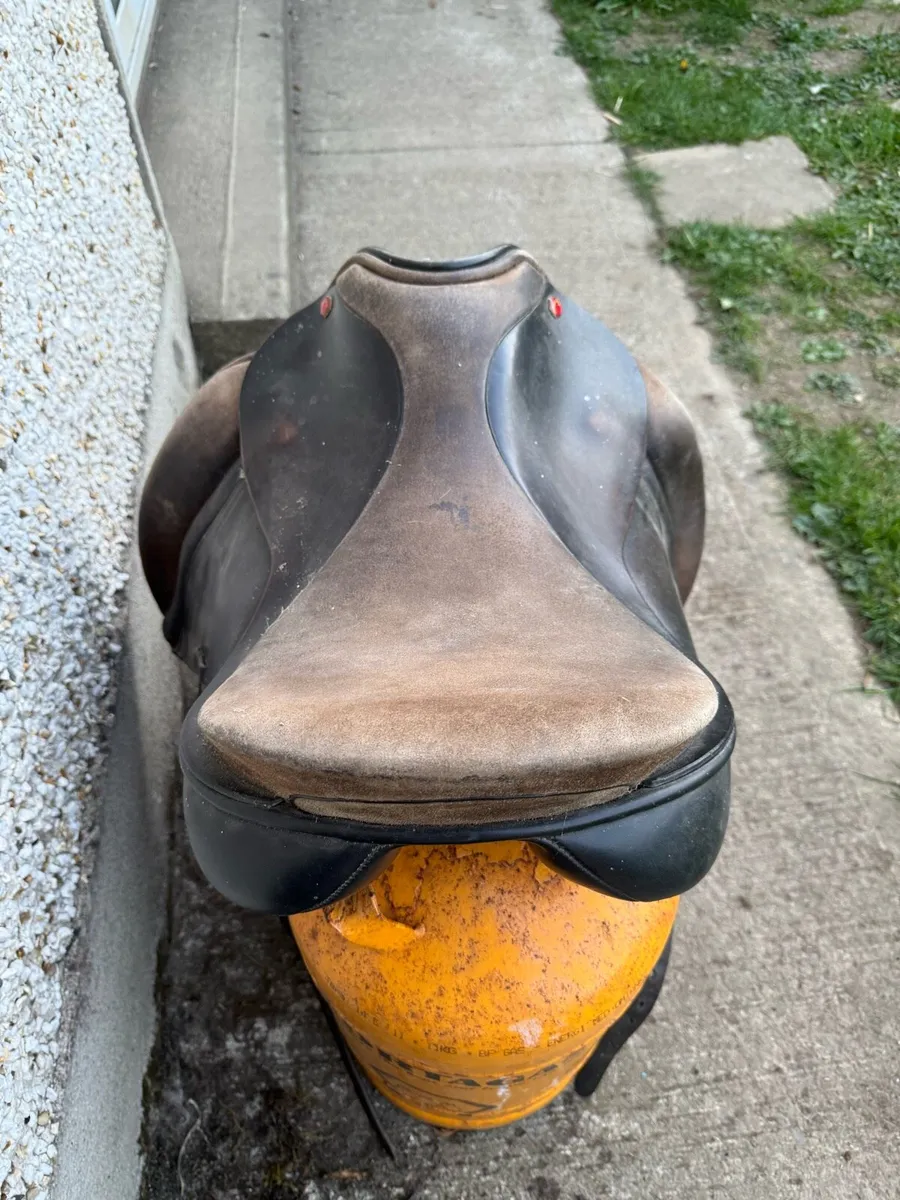 Dressage saddle - Image 4