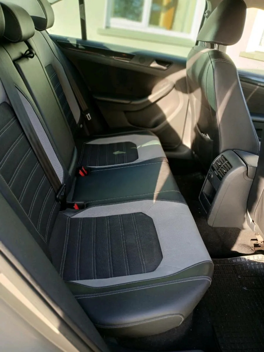 161 volkswagon jetta highline - Image 4