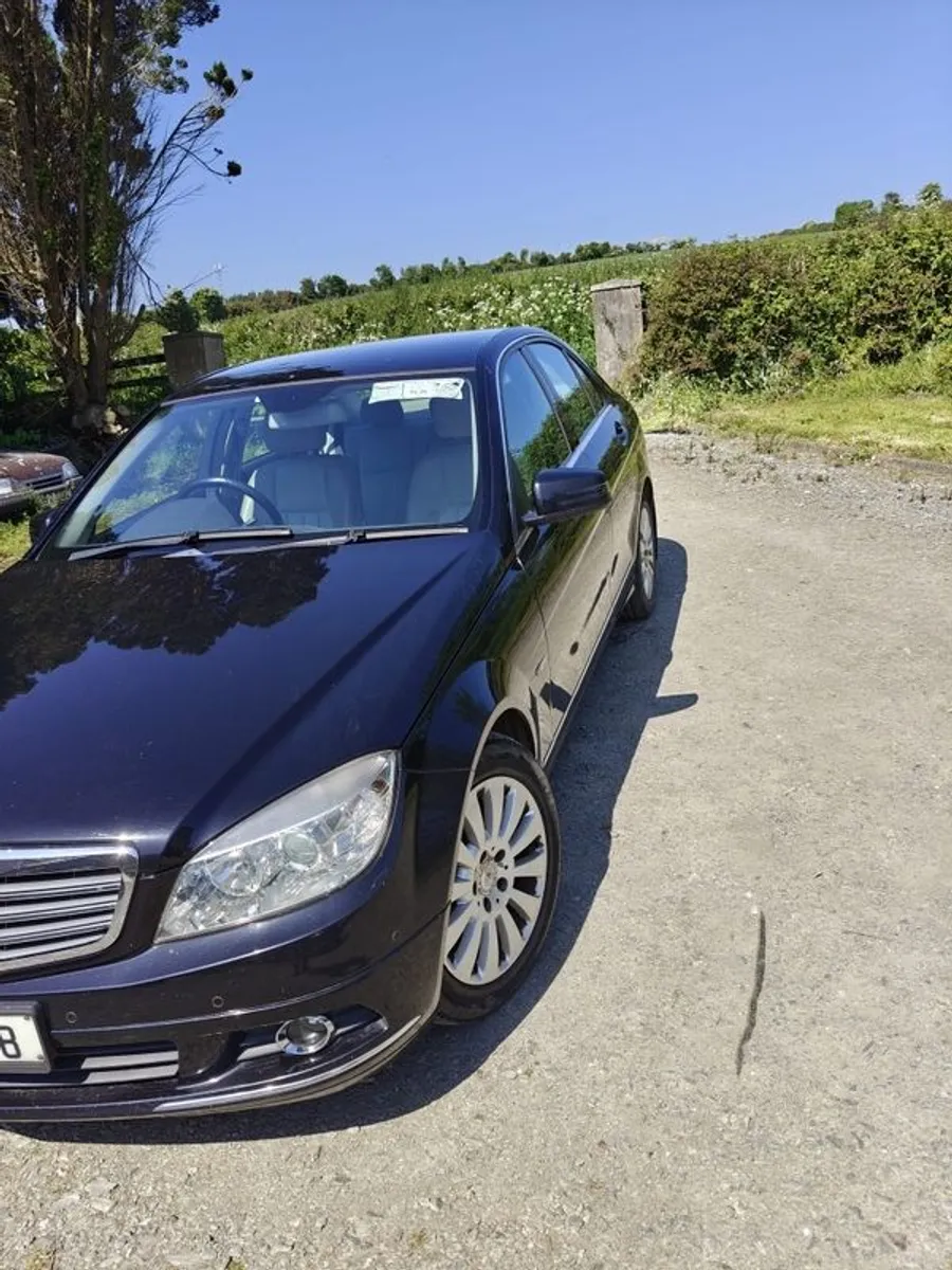2009 Mercedes Benz C-class - Image 2