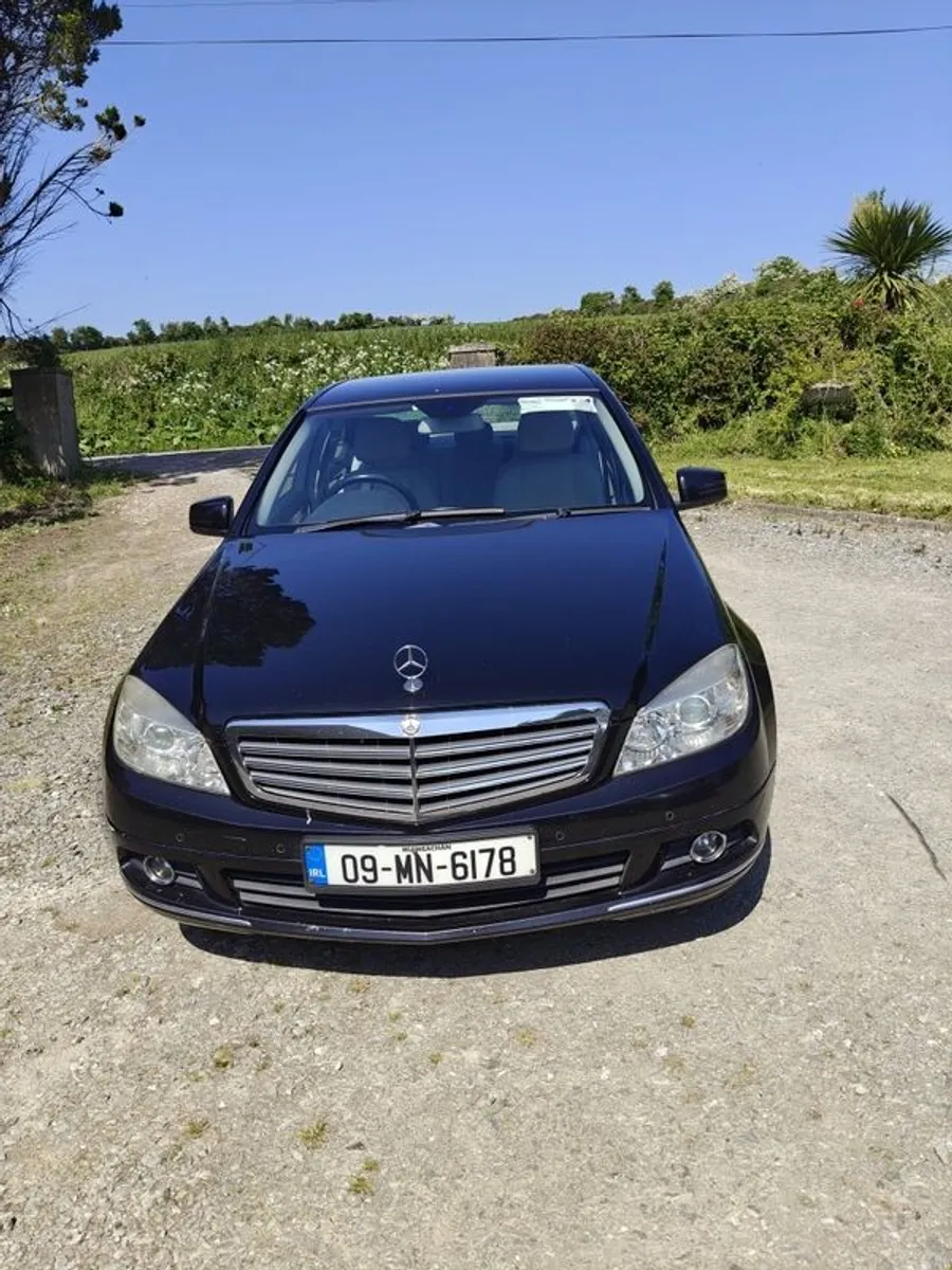 2009 Mercedes Benz C-class - Image 3