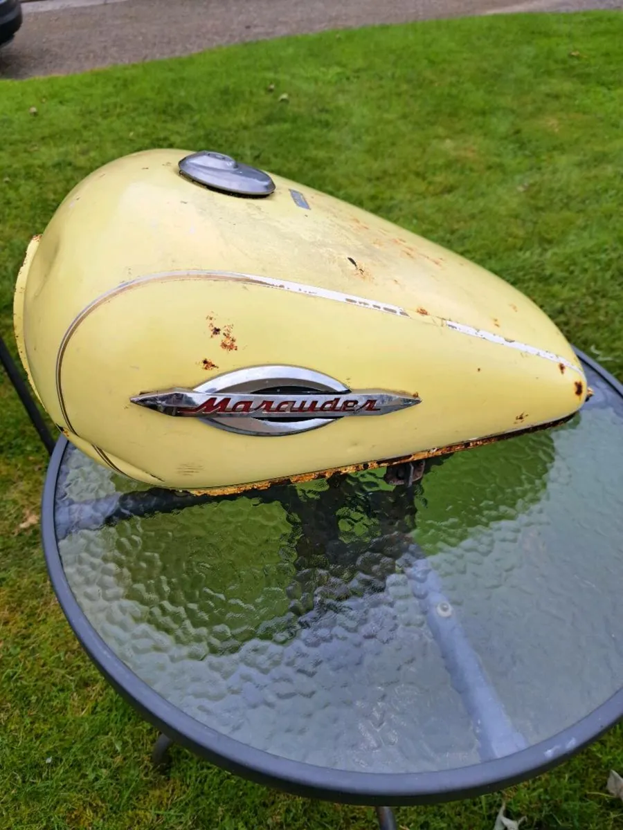 Old motor cycle fuell tank - Image 2