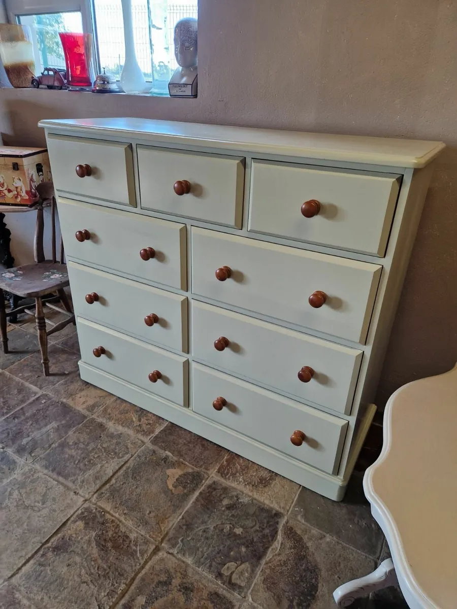 Large vintage pine bank of drawers - Image 3