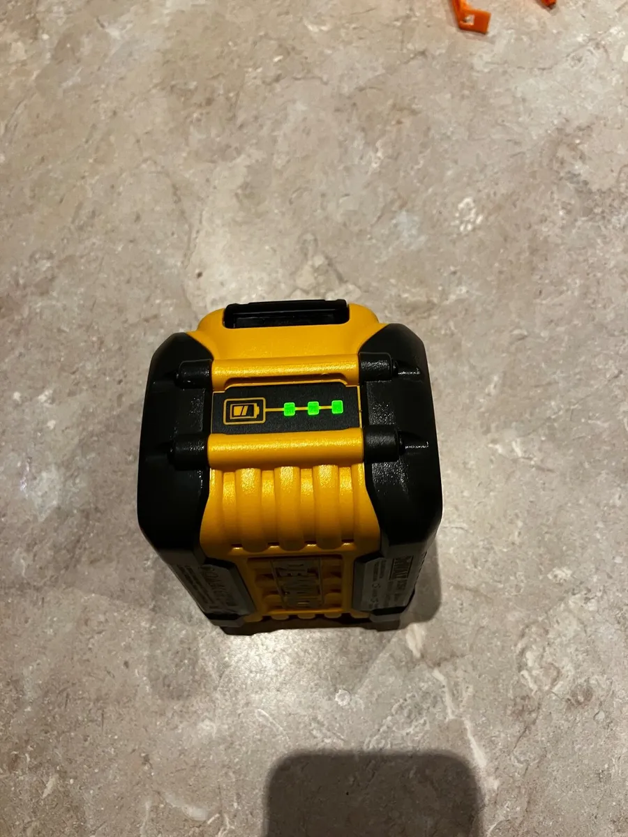 Dewalt battery 9ah 18/54v - Image 2