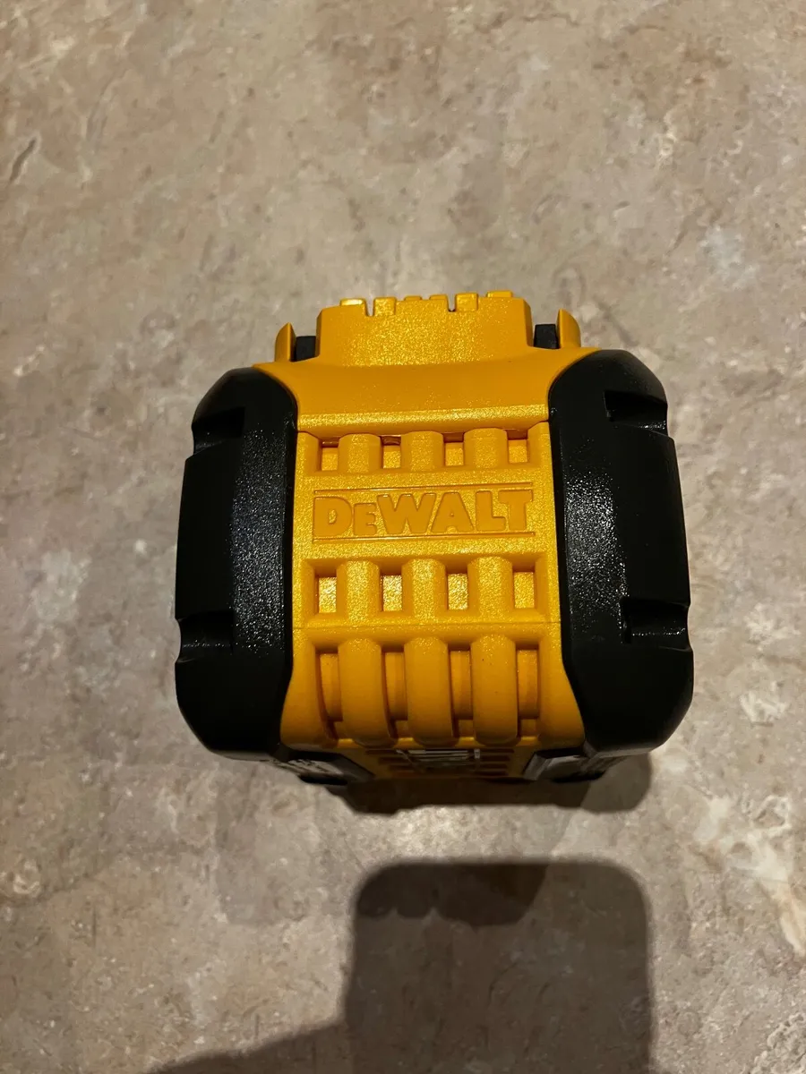 Dewalt battery 9ah 18/54v - Image 3