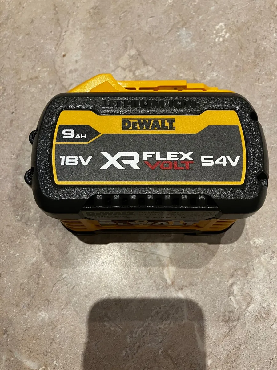 Dewalt battery 9ah 18/54v - Image 1