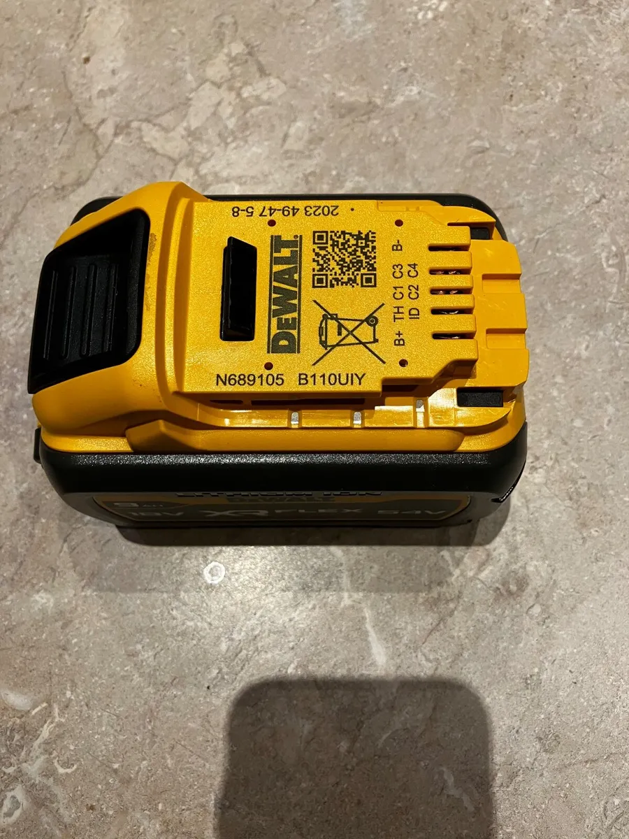 Dewalt battery 9ah 18/54v - Image 4
