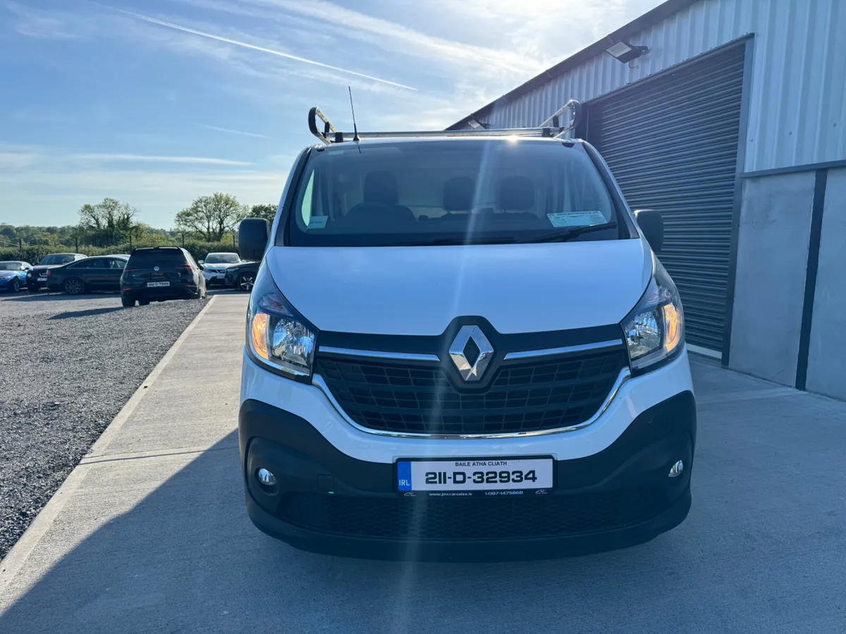 SPOTLESS RENAULT TRAFIC 2021 - Image 2