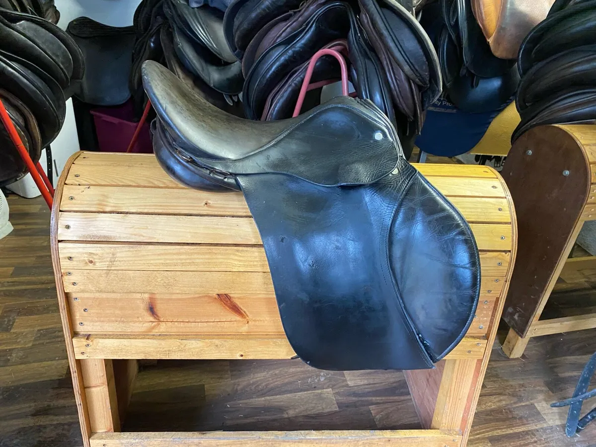 Lovatt and rickets 16” wide Leather saddle - Image 1