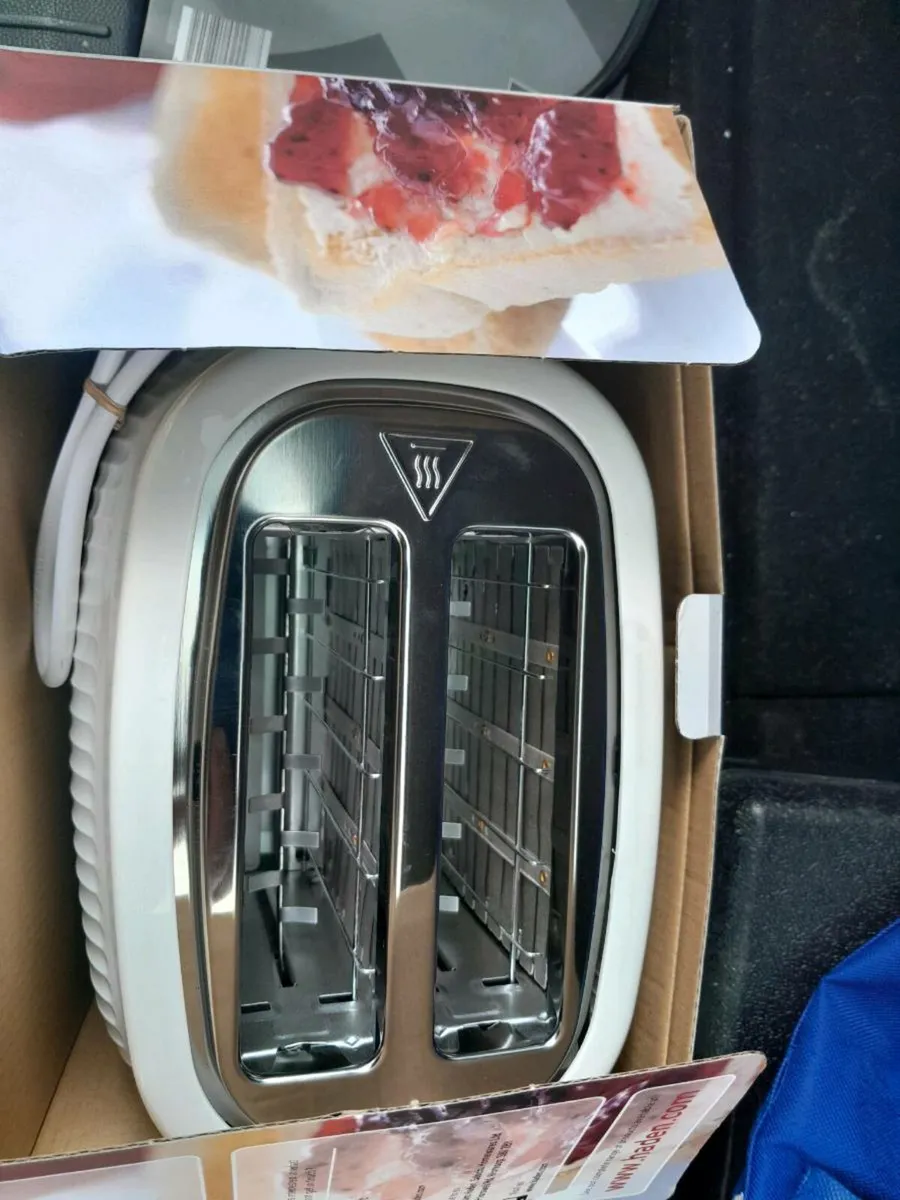 Toaster brand new - Image 2