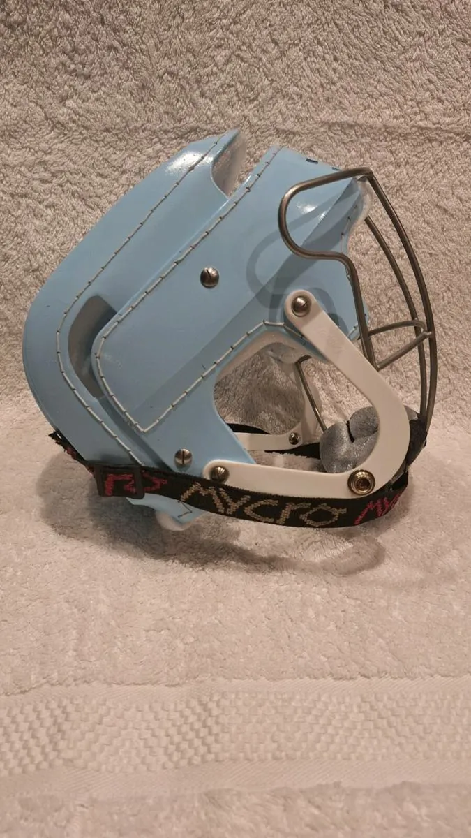 Cooper SK100 Hurling Helmet - Image 1