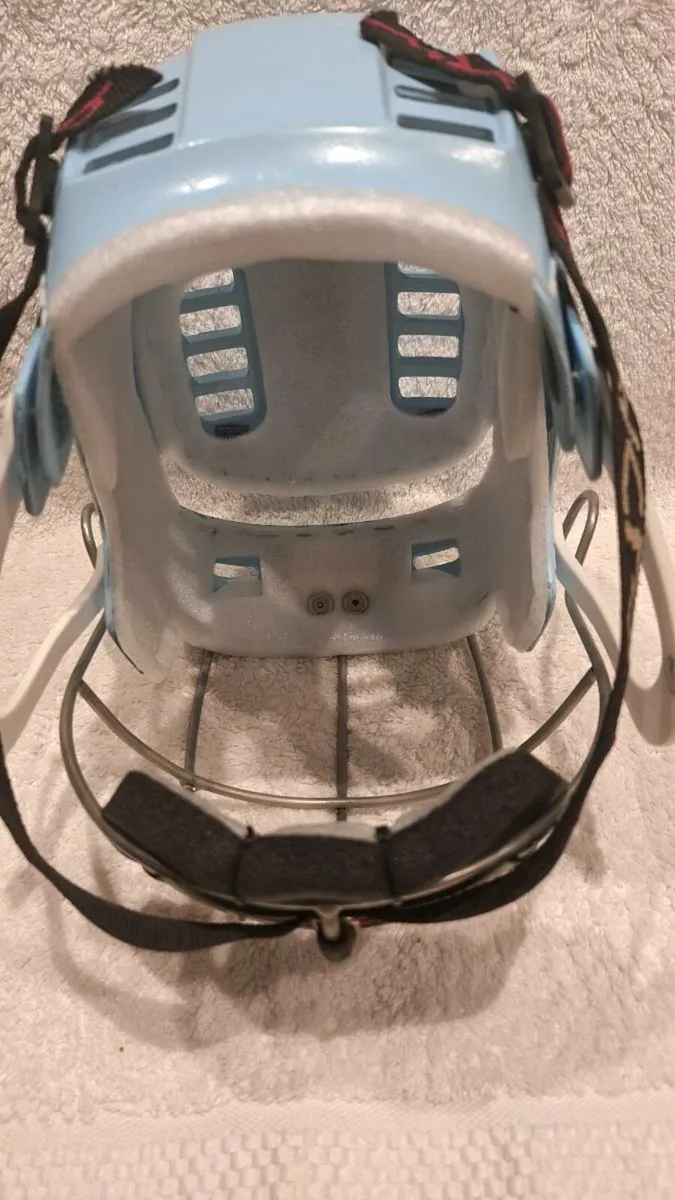 Cooper SK100 Hurling Helmet - Image 4