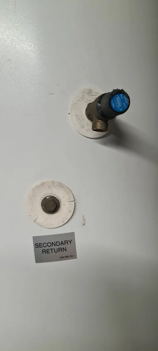 Unvented Indirect Solar Cylinder – Used Good CondI - Image 2