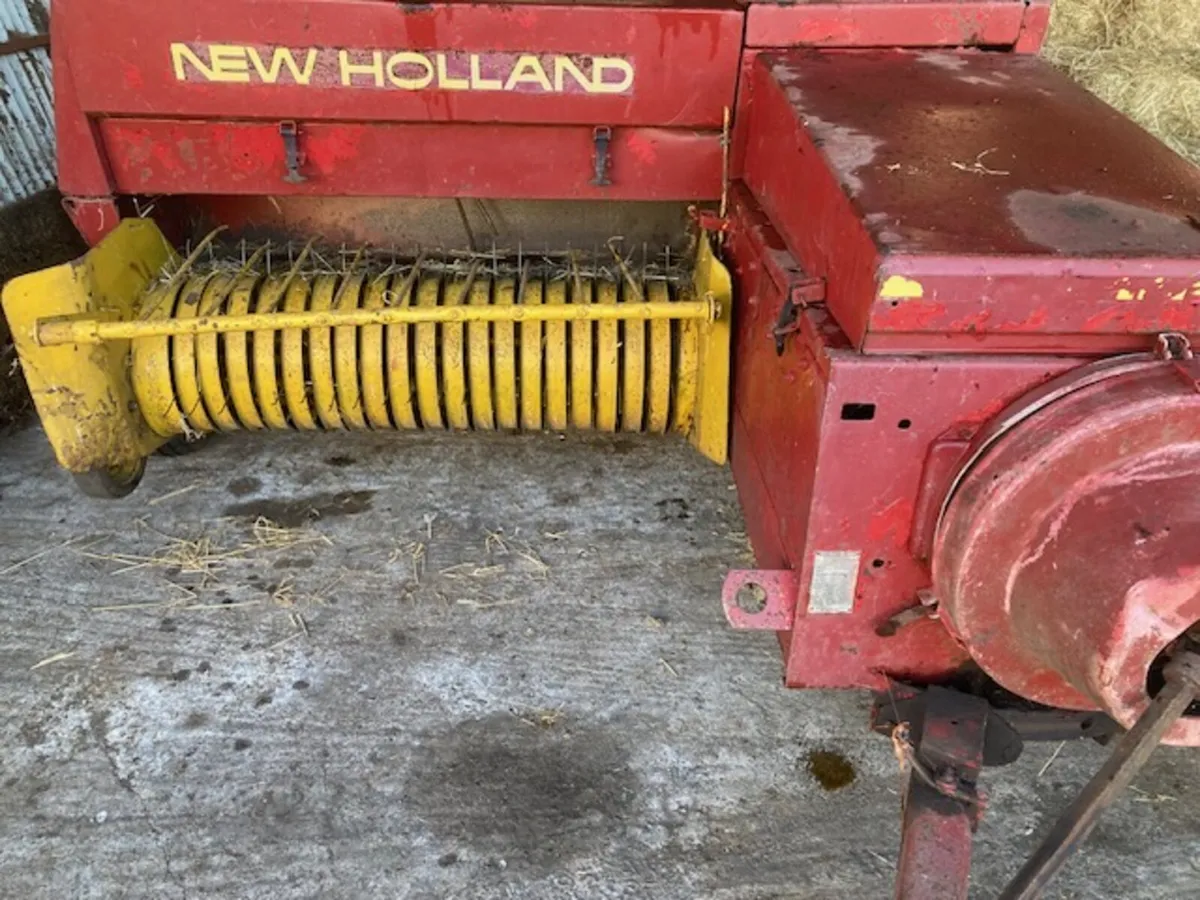 New Holland 370 baler - Image 4