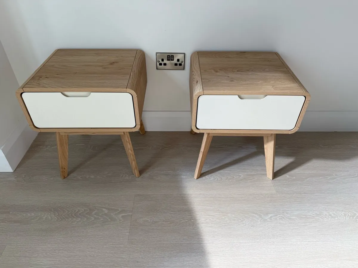 Bedside Tables x 2 - Image 1