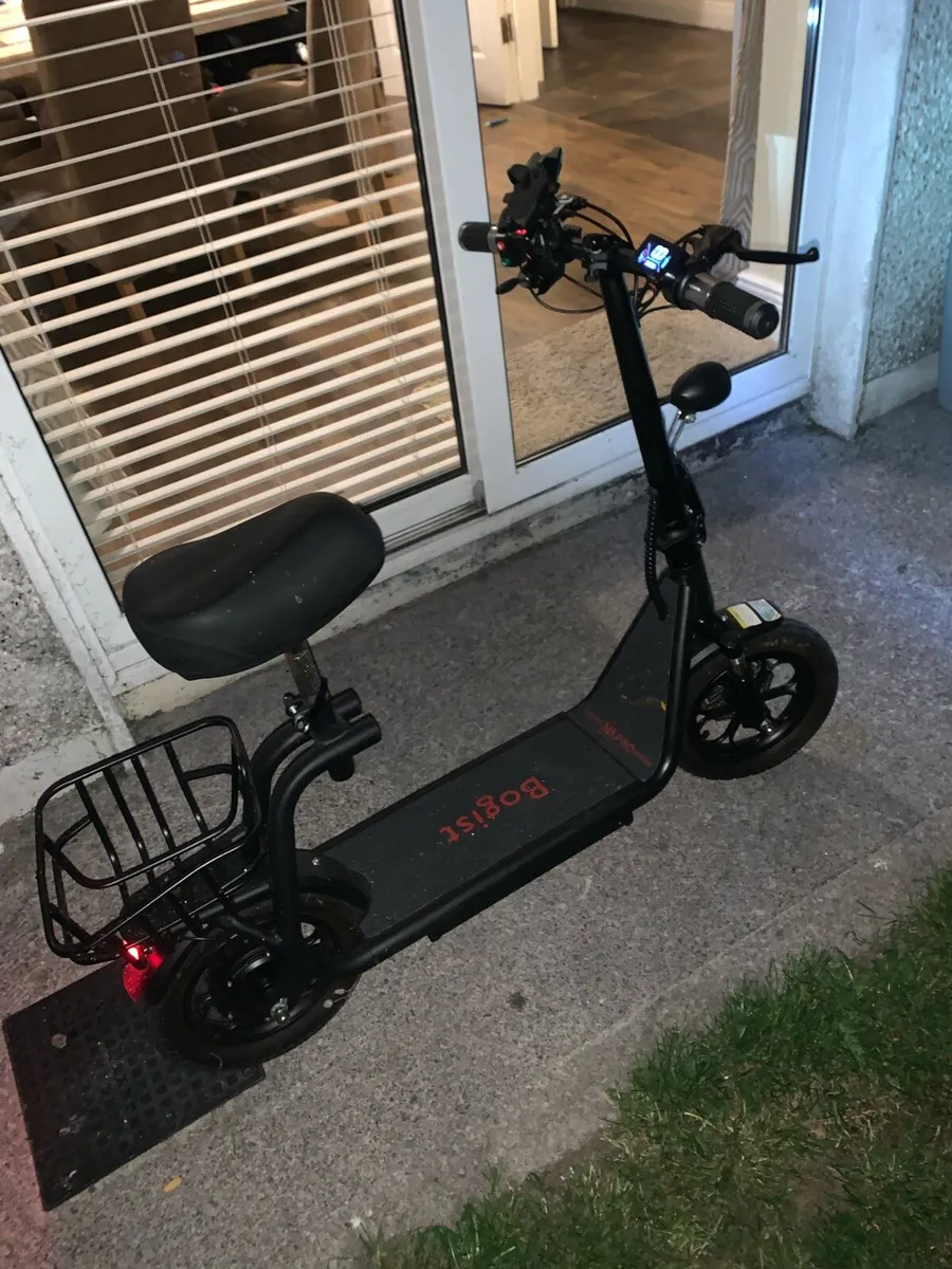 Bogist M5 Pro E-Scooter - Image 1