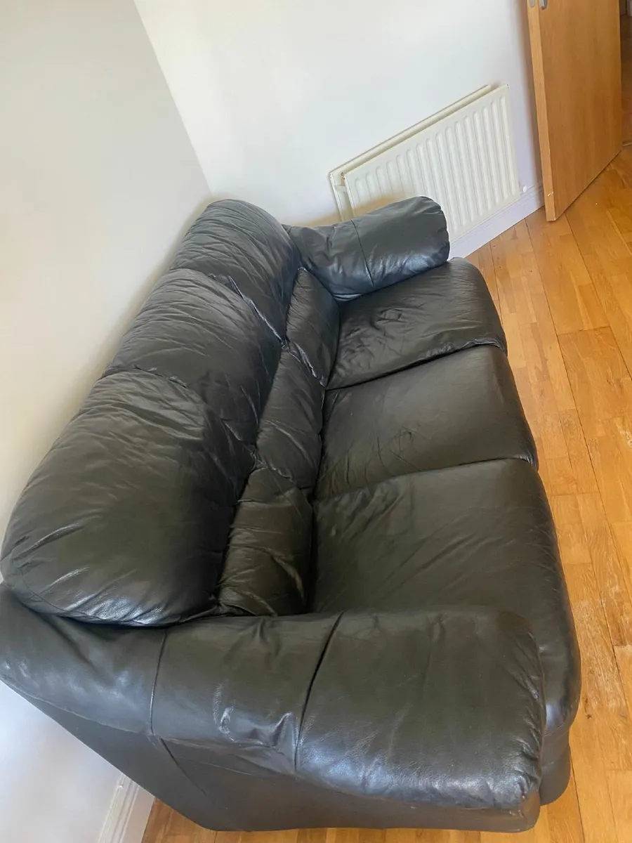 Couch - Image 2