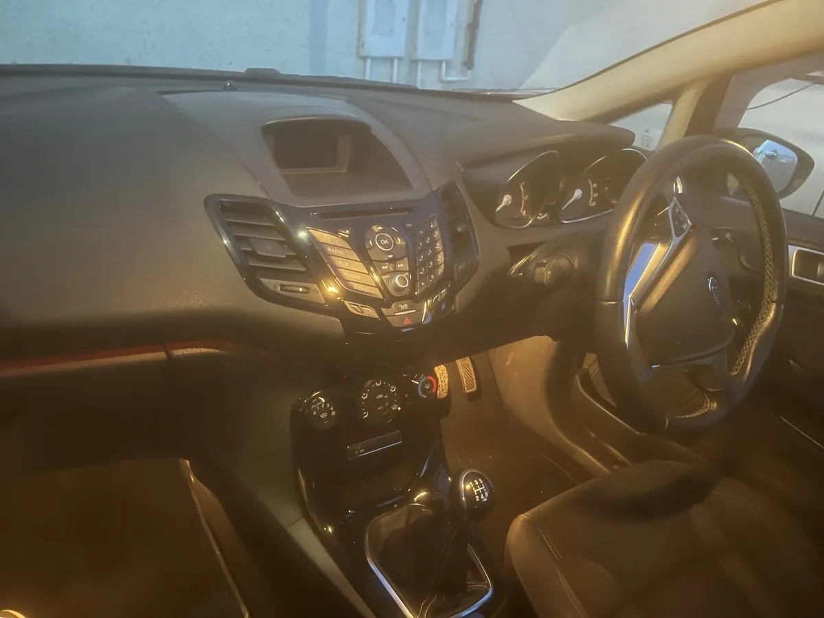 Ford Fiesta 2017 - Image 4