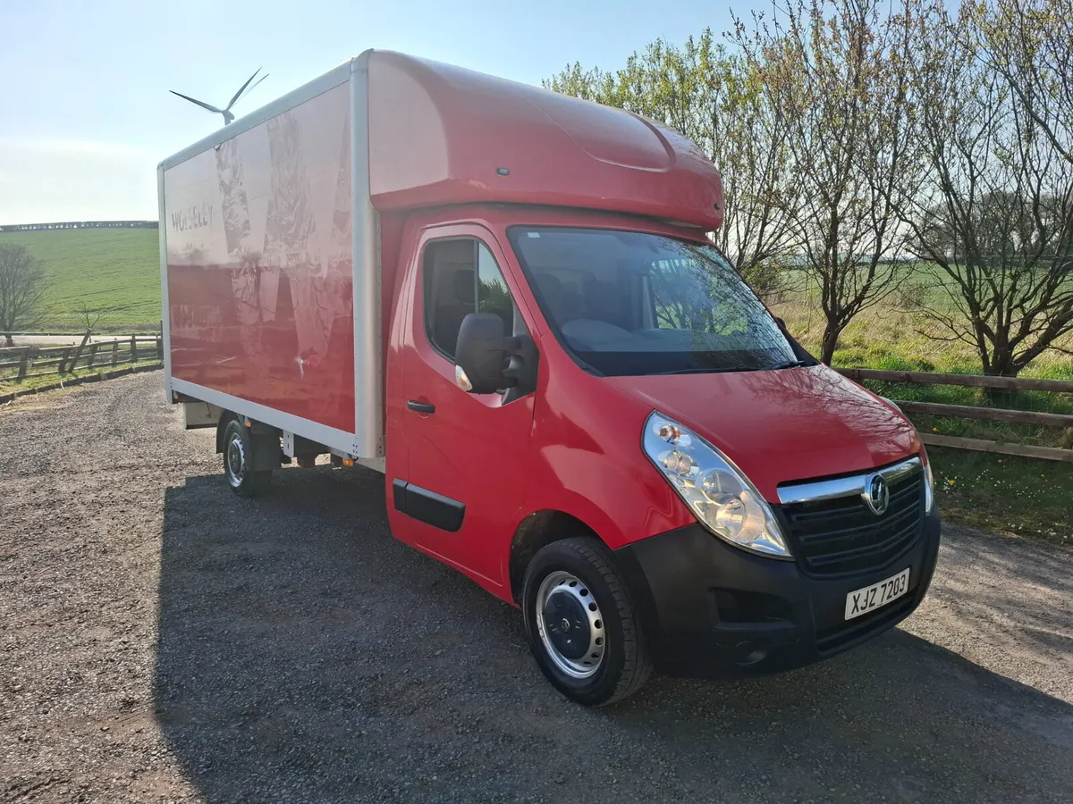 2015 Vauxhall Movano luton - Image 1